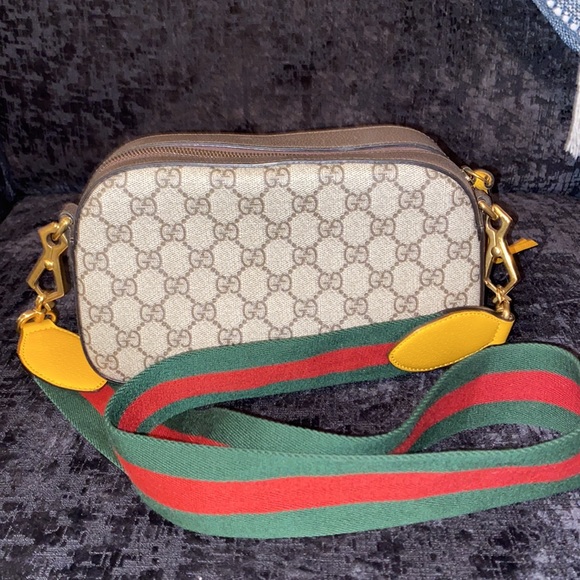 Slightly used Gucci bag - Picture 3 of 5